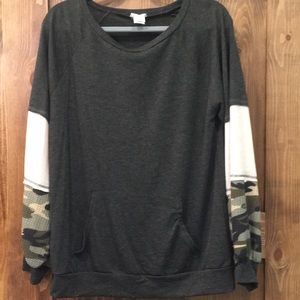 Camo top with pockets